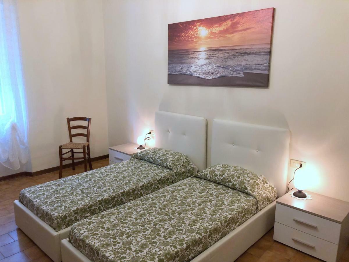 Casa Vacanza Ilia Пеша Экстерьер фото