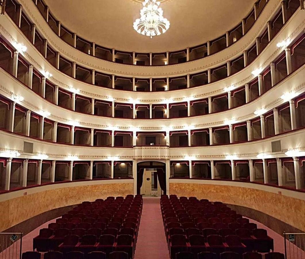 Casa Vacanza Ilia Пеша Экстерьер фото